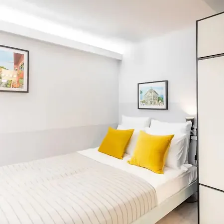 Celestia Blue Brody 17 Apartament