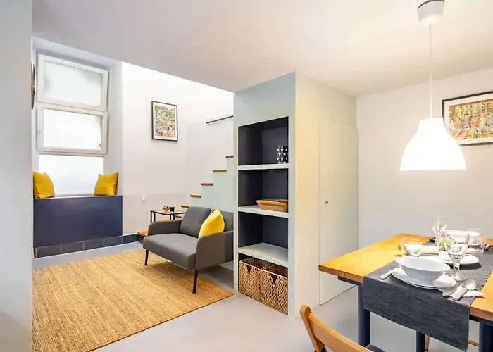 Celestia Blue Brody 17 بودابست